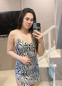 Valentina - Transsexual escort in Manila Photo 9 of 10