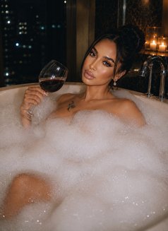 Valentina Saint-Claire(Elite Courtesan ) - Acompañantes transexual in Kuala Lumpur Photo 1 of 18