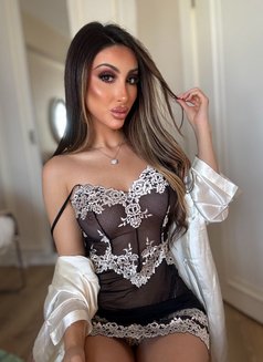 Valentina SPINNER - Acompañante in Dubai Photo 26 of 30