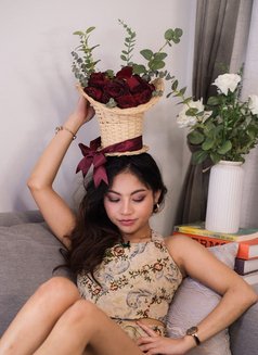 Valentine - escort in Bangkok Photo 3 of 6