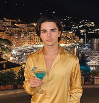 Valentino - Male escort in Bangkok Photo 7 of 7