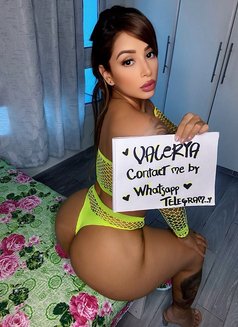Valeria - puta in Abu Dhabi Photo 17 of 19