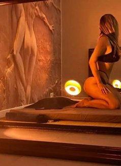 Valeria - masseuse in Toulon Photo 1 of 7