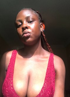 Valeria - puta in Warri Photo 2 of 3