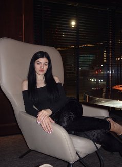 Valeria - puta in Dubai Photo 3 of 5
