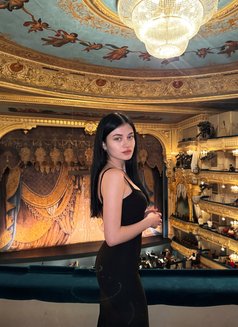 Valeria - puta in Dubai Photo 5 of 5