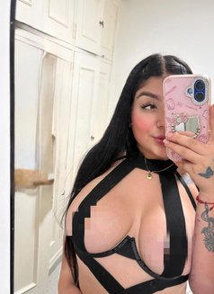 Valeria - escort in Beirut Photo 2 of 7