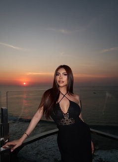 Valerie Beer - Acompañantes transexual in Bali Photo 9 of 13