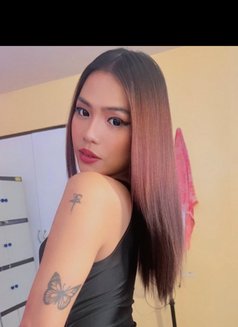 Valerie Dempsey - Transsexual escort in Manila Photo 9 of 10