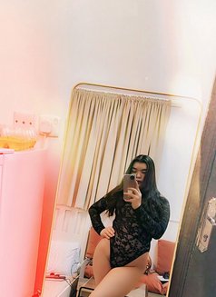 Valerie - Transsexual escort in Riyadh Photo 2 of 4