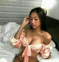 Samantha Hot&Young Filipina - puta in Singapore
