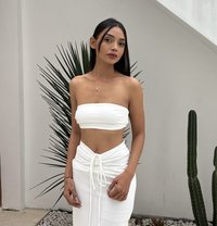 VALERIE PETITE GIRL IN SEMINYAK - puta in Bali Photo 20 of 22
