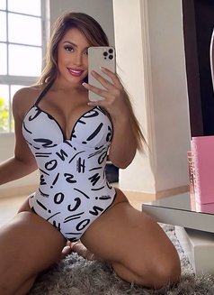 Valery - escort in Muscat Photo 9 of 10