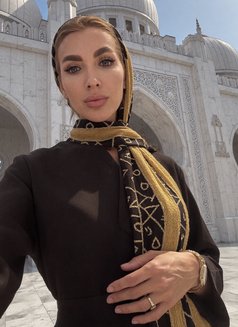 Valery Moon - puta in Riyadh Photo 1 of 8