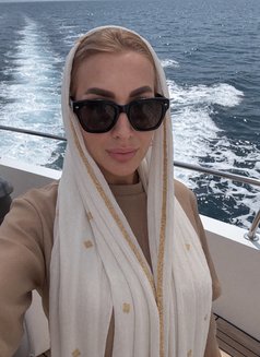 Valery Moon - puta in Riyadh Photo 6 of 8