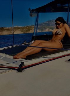 Valery - escort in Dubai Photo 18 of 21