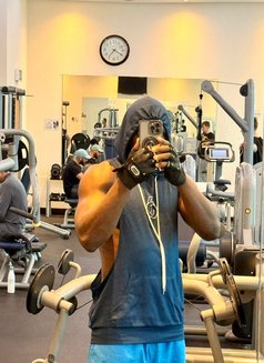 Valid - Male escort in Dubai Photo 8 of 8