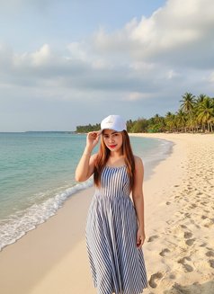 Vallen - escort in Bali Photo 5 of 9