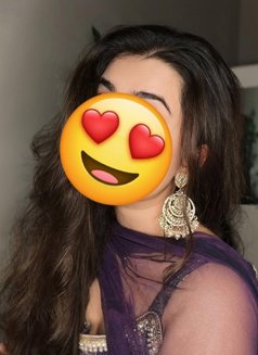 Arti - escort in Dubai Photo 3 of 5