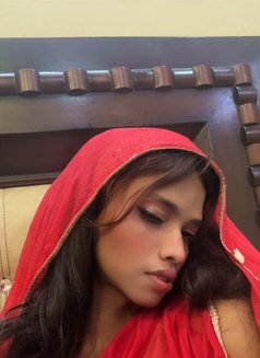 liyanaa - Acompañante transexual in New Delhi Photo 4 of 14