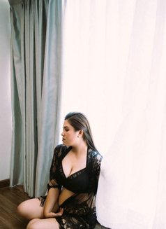 Van ( I'm From Vietnam) - escort in Dubai Photo 7 of 7