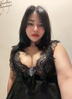 Vanda - escort in Şalālah Photo 3 of 5