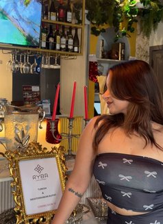 Vandana - escort in Mumbai Photo 2 of 6