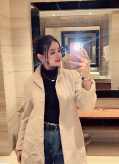 Vandana - escort in Mumbai Photo 1 of 3