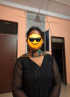 Pooja Singh Independent Girl - puta in New Delhi Photo 5 of 5