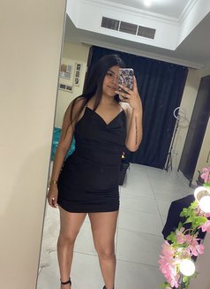 Vane - escort in Abu Dhabi Photo 1 of 3