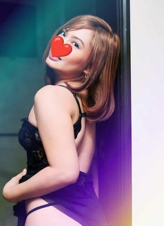 Vanessa - escort in Manila Photo 2 of 3