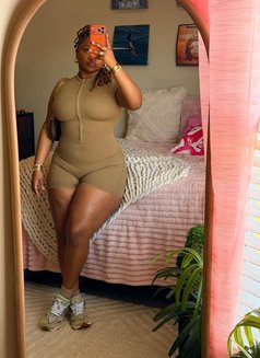 Vanessa - escort in Nairobi Photo 2 of 3