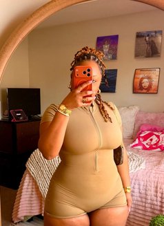 Vanessa - escort in Nairobi Photo 3 of 3