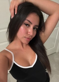 Vanessa - escort in Kuwait Photo 1 of 1