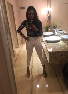Vanessa (New in Town) - escort in Dubai Photo 3 of 5