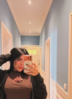 Vanessa - escort in Beirut Photo 2 of 6