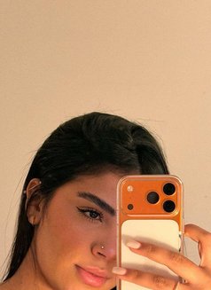 Vanessa - escort in Beirut Photo 5 of 6