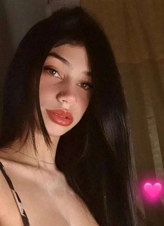 Vanessa - escort in Madrid Photo 4 of 7