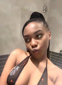 Vanessa X🩵 - puta in Dubai Photo 3 of 4