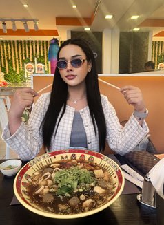 Vanesza Vvip Full Service - Transsexual escort in Abu Dhabi Photo 8 of 12