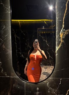 Vanesza Vvip Full Service - Transsexual escort in Abu Dhabi Photo 9 of 12