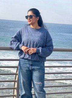 Vani - escort in Abu Dhabi Photo 2 of 2