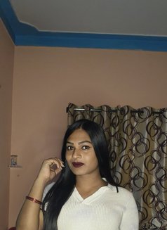 Vani K - escort in Kuwait Photo 1 of 1