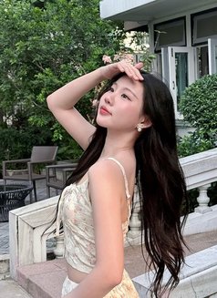 Vania - masseuse in Jakarta Photo 5 of 7