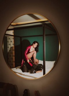 Vania Lee - Transsexual escort in Johor Bahru Photo 12 of 13