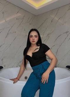Vanilla - Transsexual escort in Abu Dhabi Photo 4 of 5