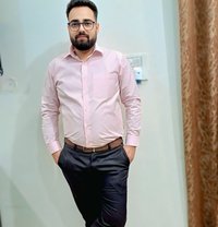 Vansh - Male escort in Noida