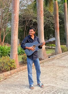 Vansh - Male escort in Surat Photo 2 of 3