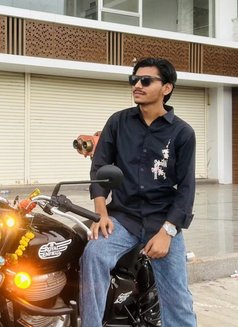 Vansh - Male escort in Surat Photo 3 of 3