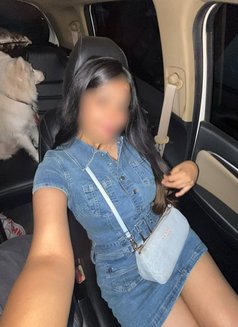 Vanshika꧁𓆩cam & Real Meet 𓆪꧂ - escort in Mumbai Photo 2 of 3